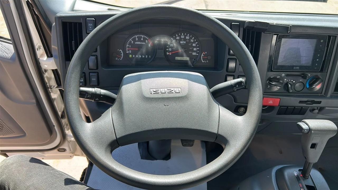 Isuzu NPR  2019