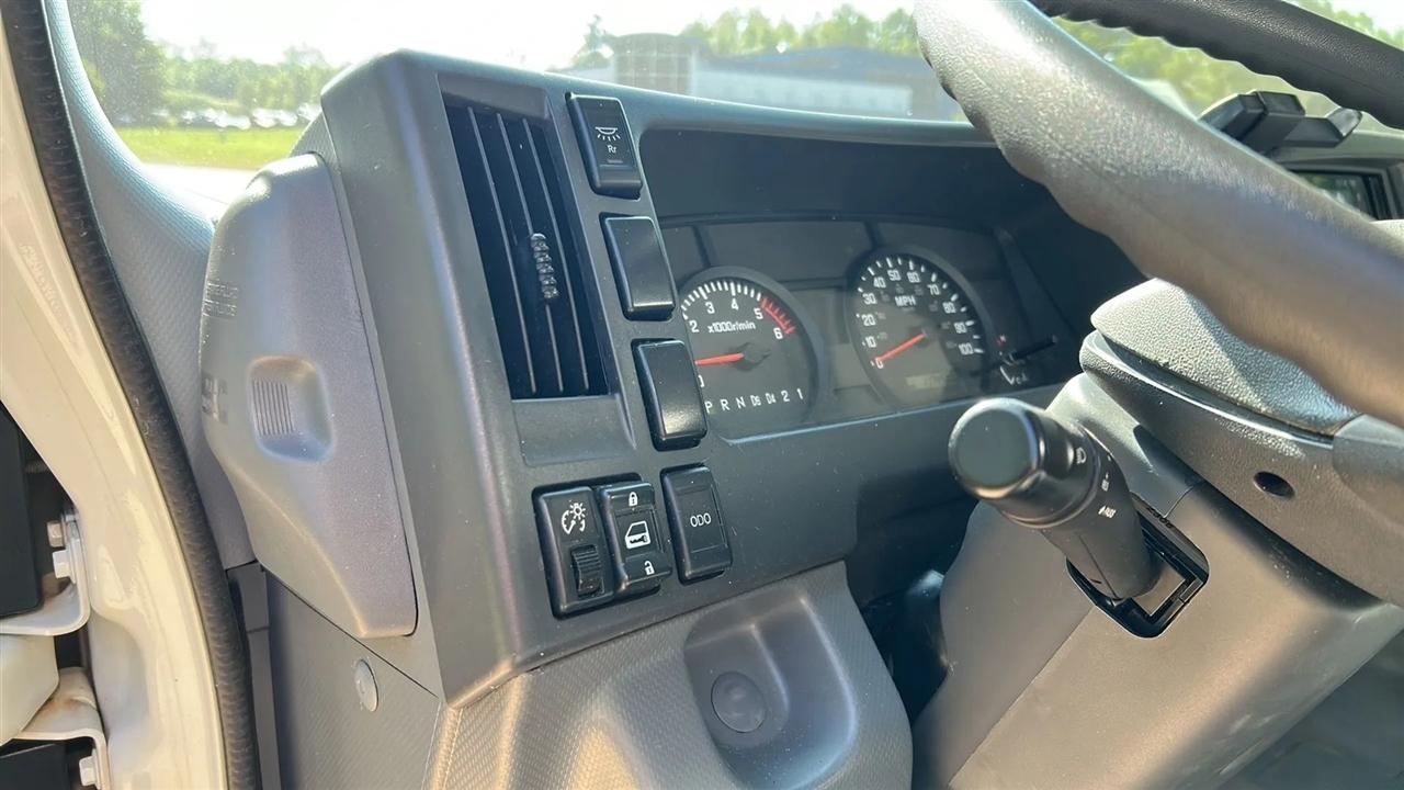Isuzu NPR  2019