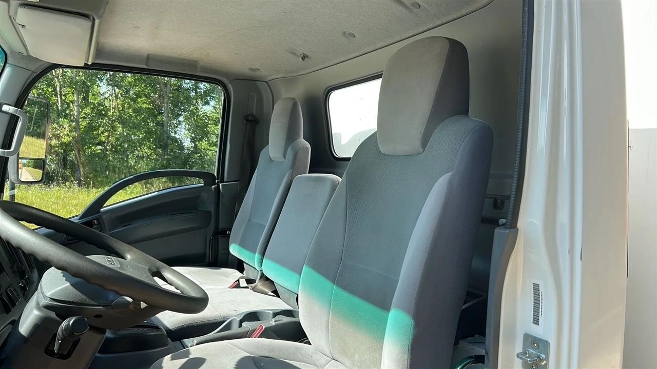 Isuzu NPR  2019