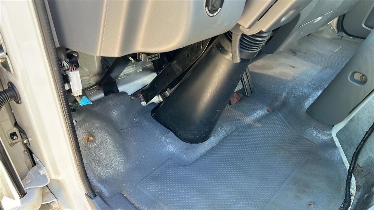 Isuzu NPR  2019