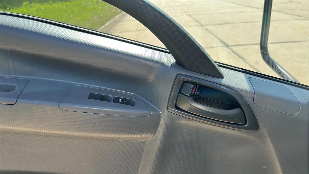 Isuzu NPR  2019