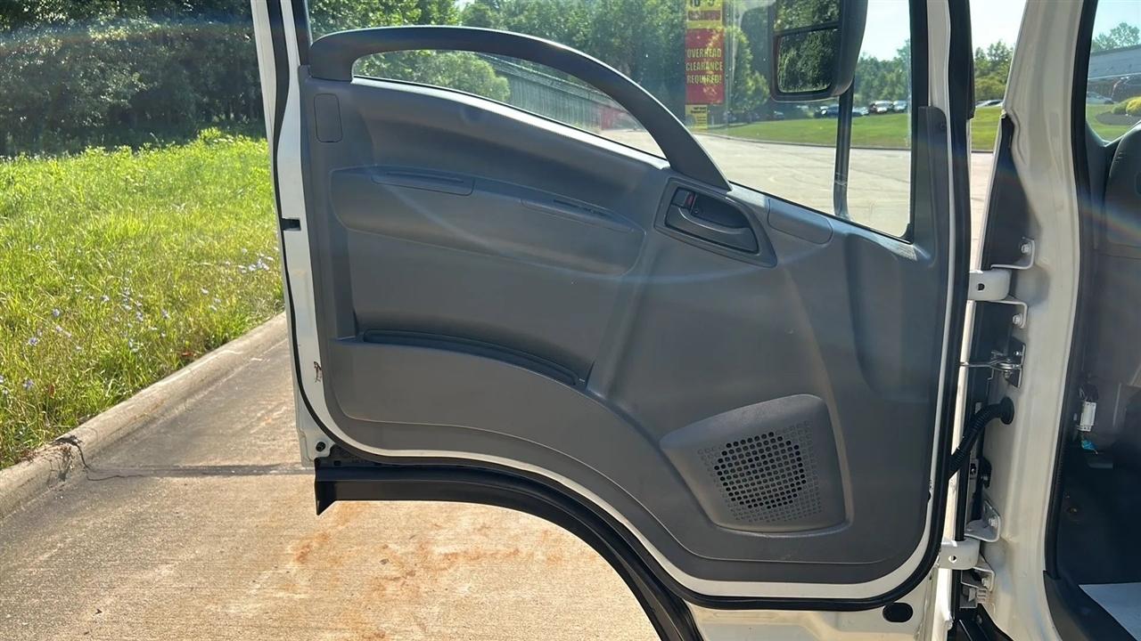 Isuzu NPR  2019