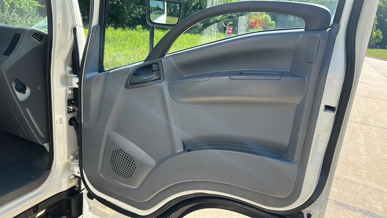 Isuzu NPR  2019