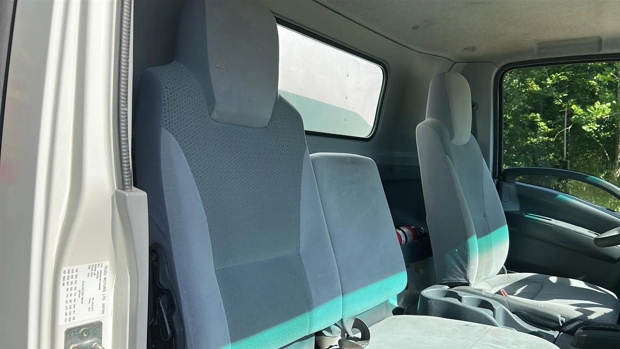Isuzu NPR  2019