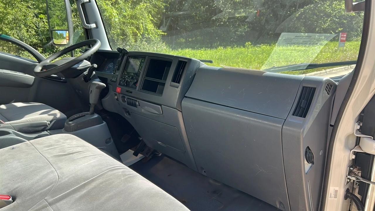 Isuzu NPR  2019