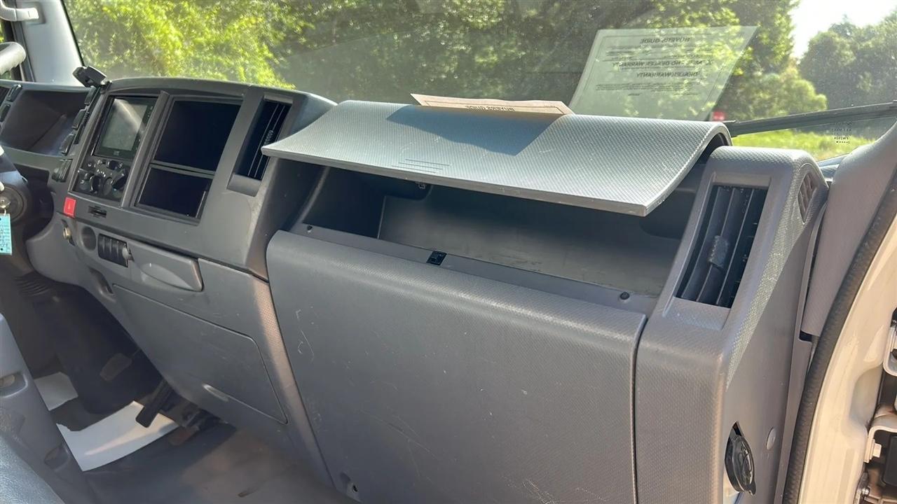 Isuzu NPR  2019
