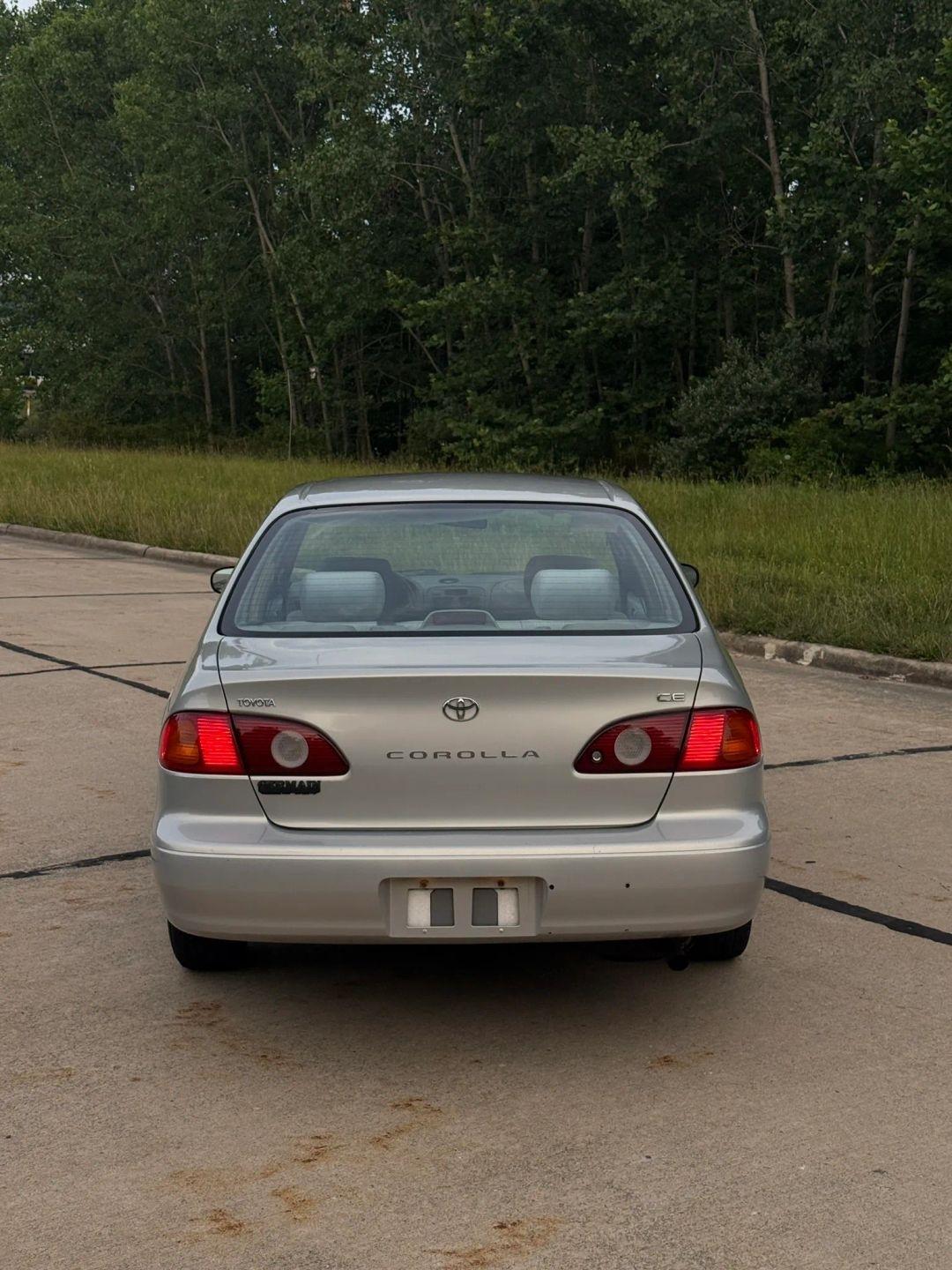 Toyota Corolla CE 2001