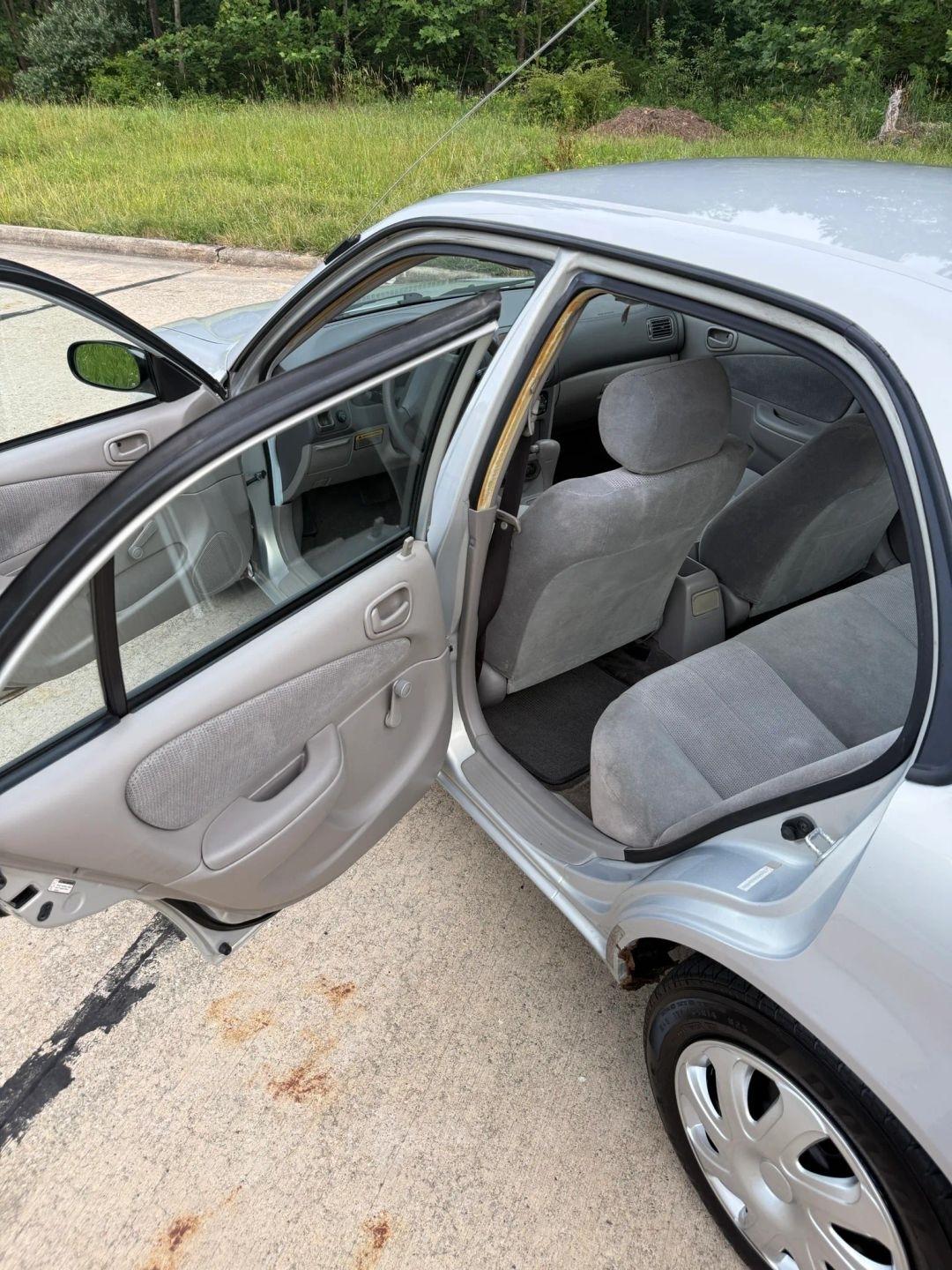Toyota Corolla CE 2001