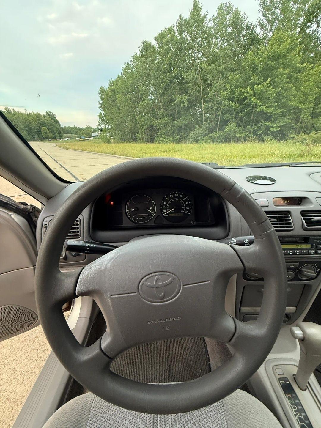 Toyota Corolla CE 2001