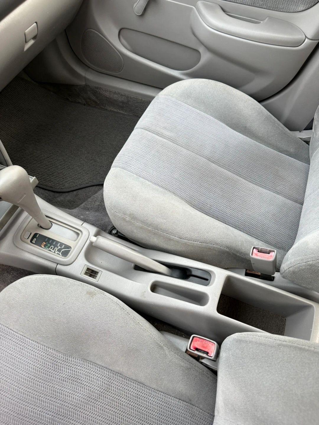 Toyota Corolla CE 2001