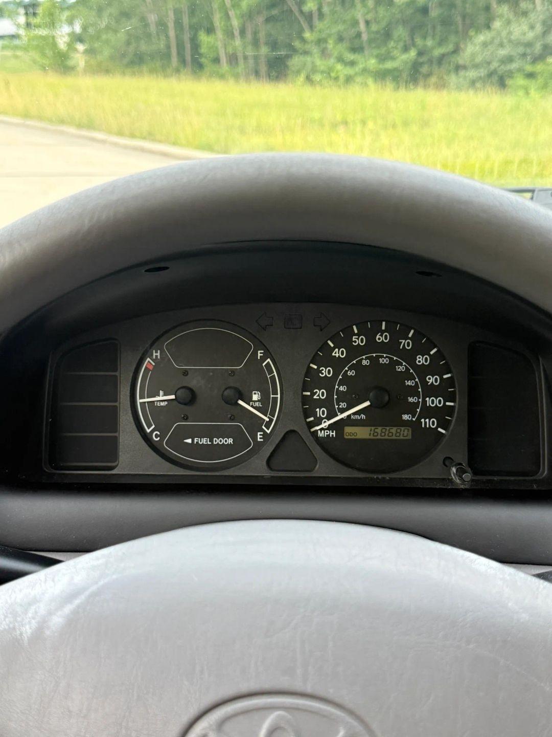Toyota Corolla CE 2001