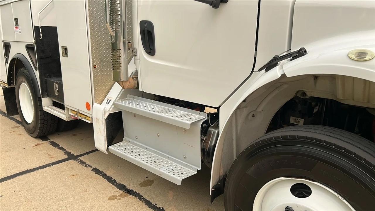 Freightliner M2 106 Medium Duty  2020