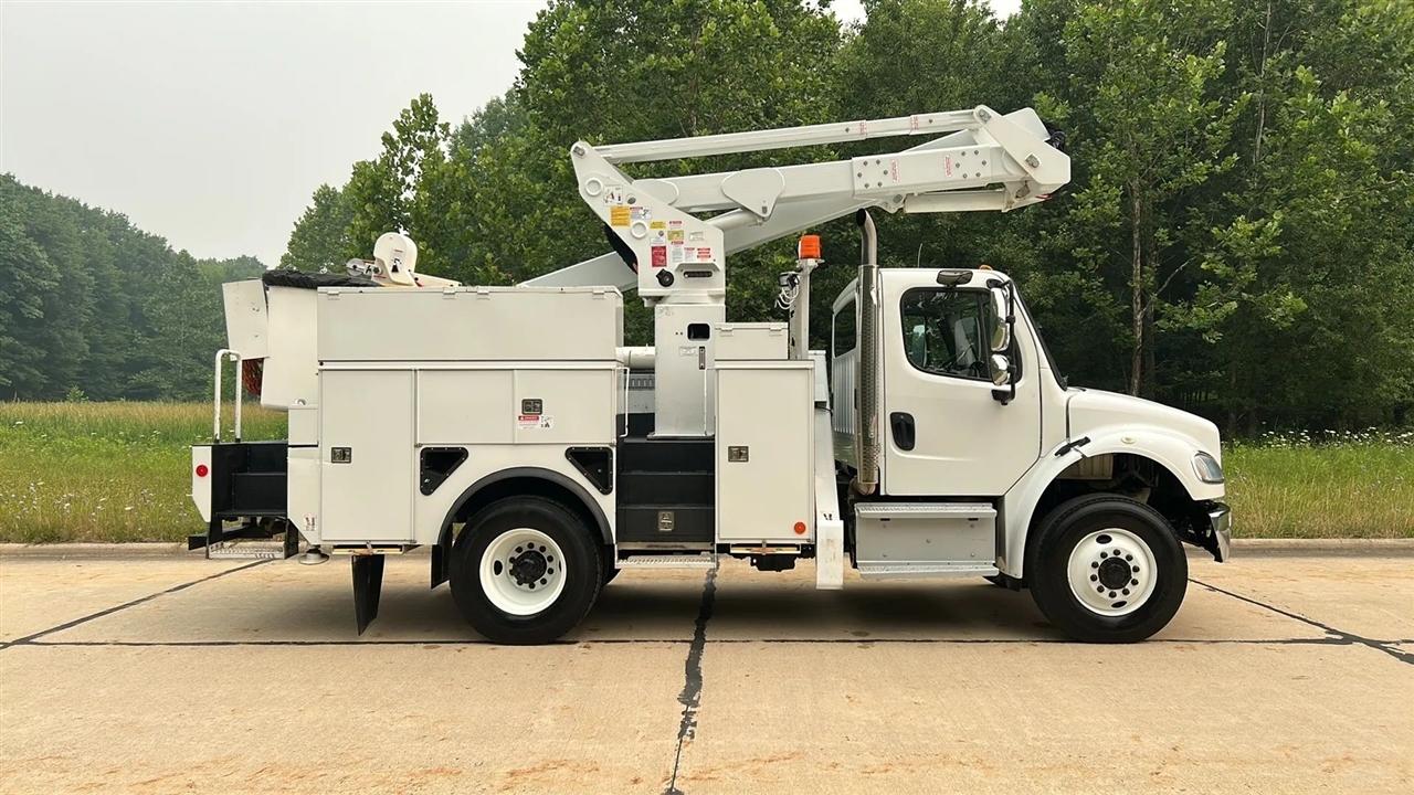 Freightliner M2 106 Medium Duty  2020