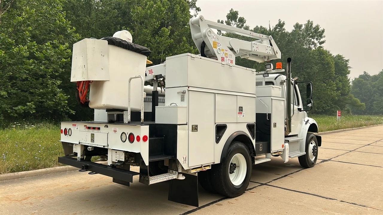 Freightliner M2 106 Medium Duty  2020