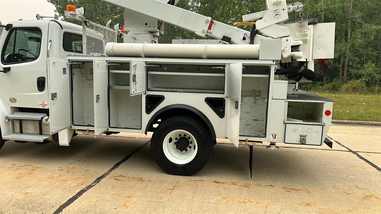 Freightliner M2 106 Medium Duty  2020