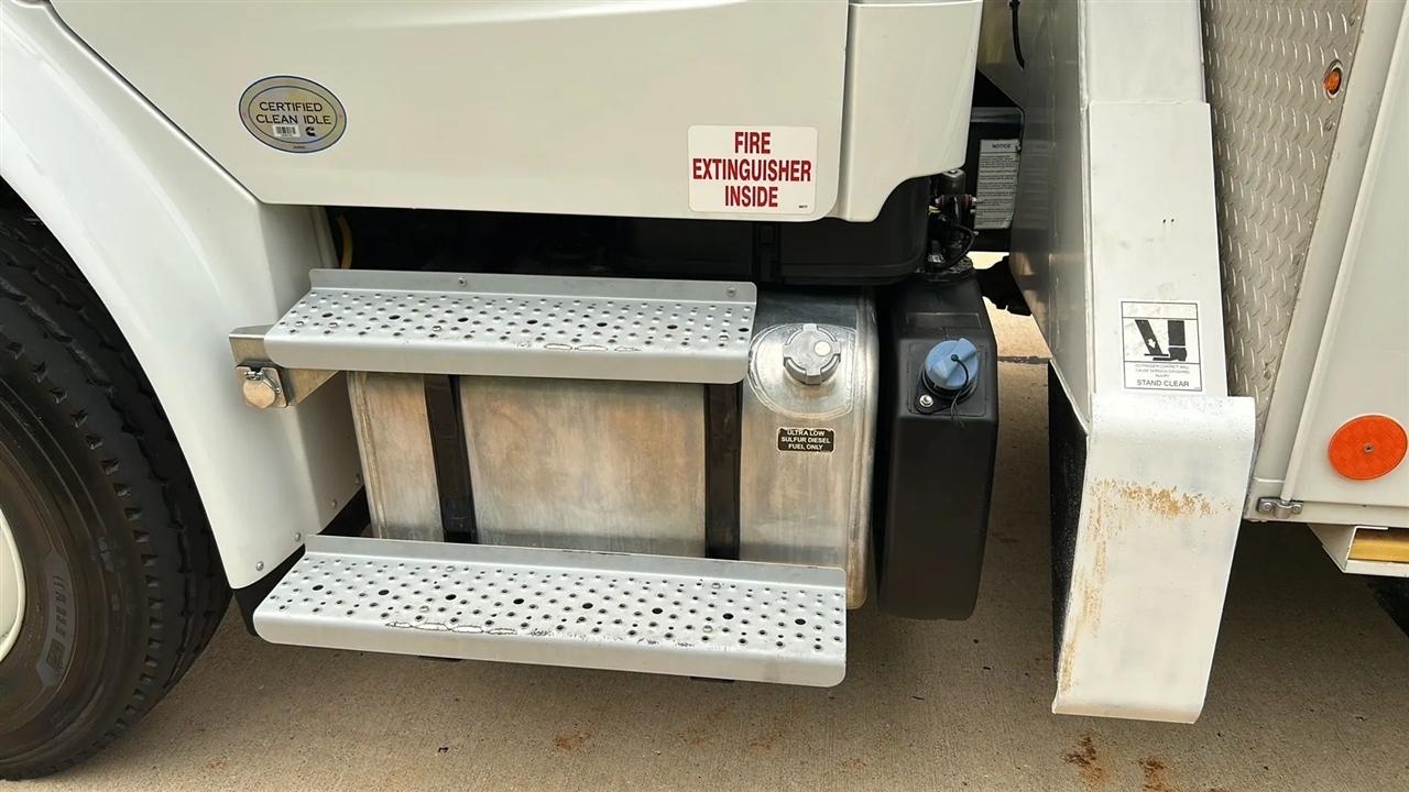Freightliner M2 106 Medium Duty  2020
