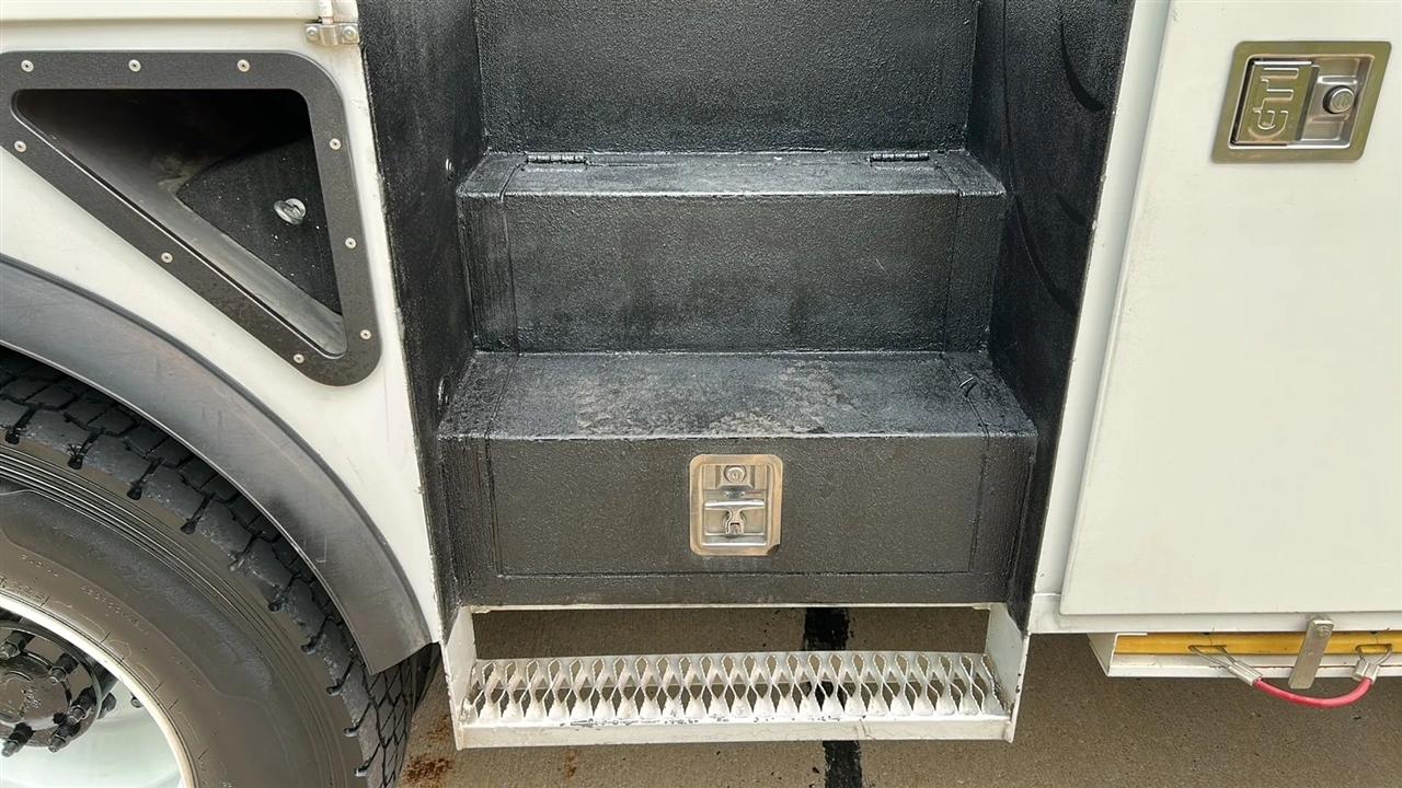 Freightliner M2 106 Medium Duty  2020