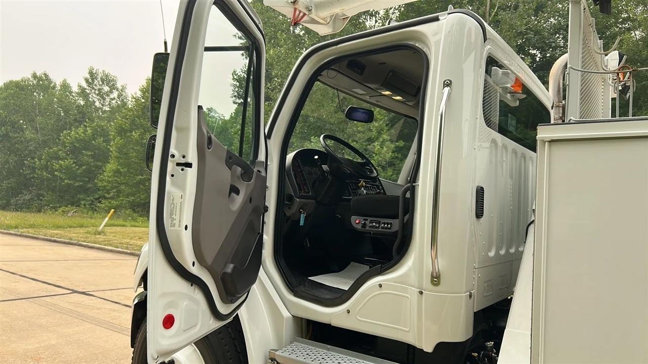Freightliner M2 106 Medium Duty  2020