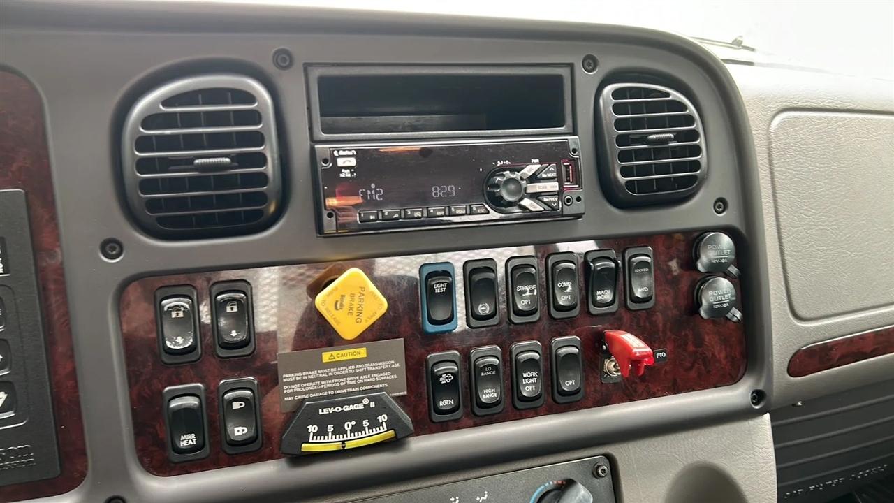 Freightliner M2 106 Medium Duty  2020