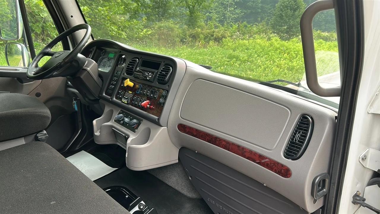 Freightliner M2 106 Medium Duty  2020
