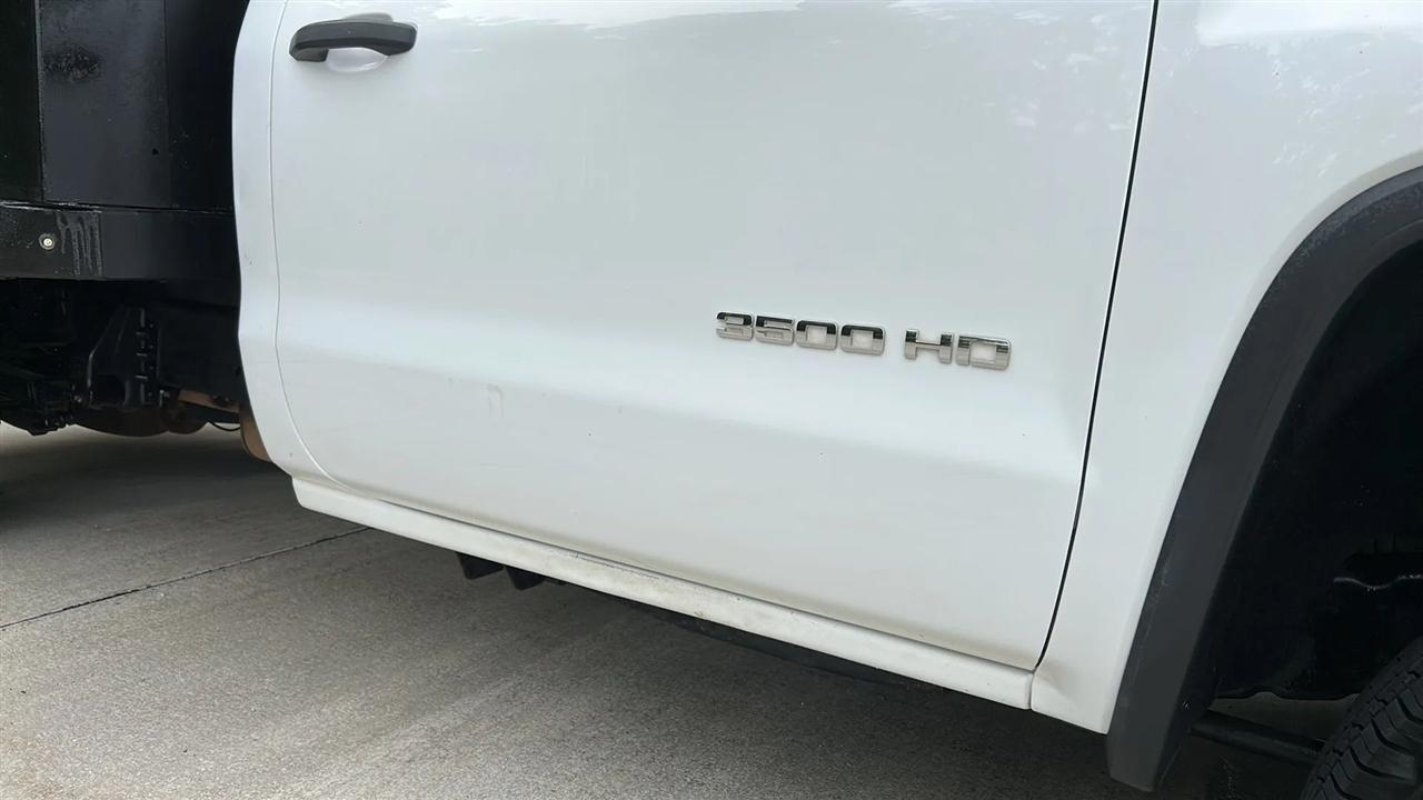 GMC Sierra 3500HD Base Long Box 4WD 2017