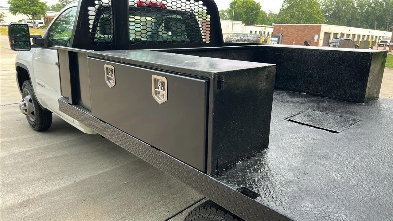 GMC Sierra 3500HD Base Long Box 4WD 2017