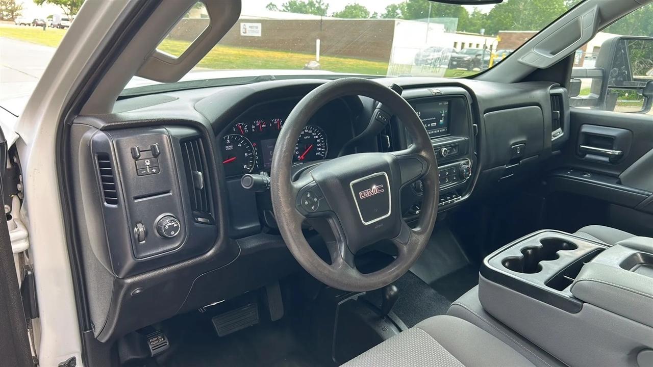 GMC Sierra 3500HD Base Long Box 4WD 2017