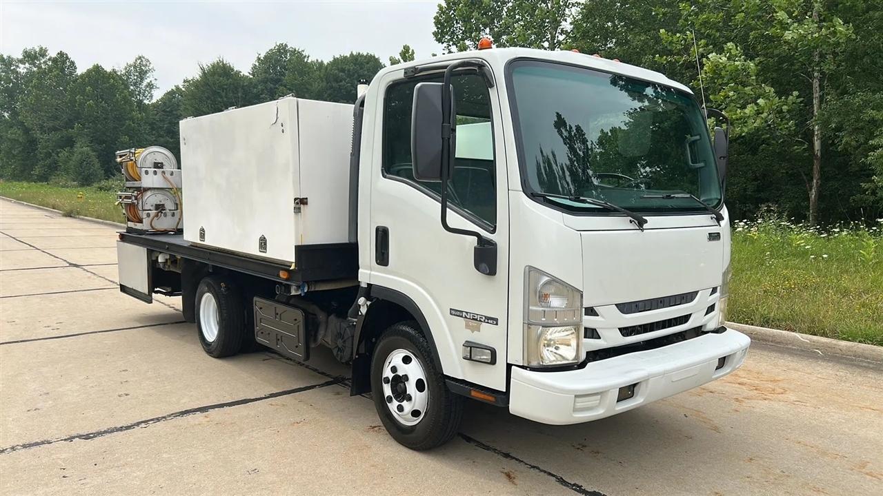 Isuzu NPR  2016
