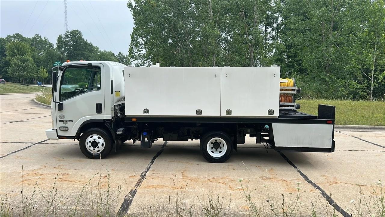 Isuzu NPR  2016