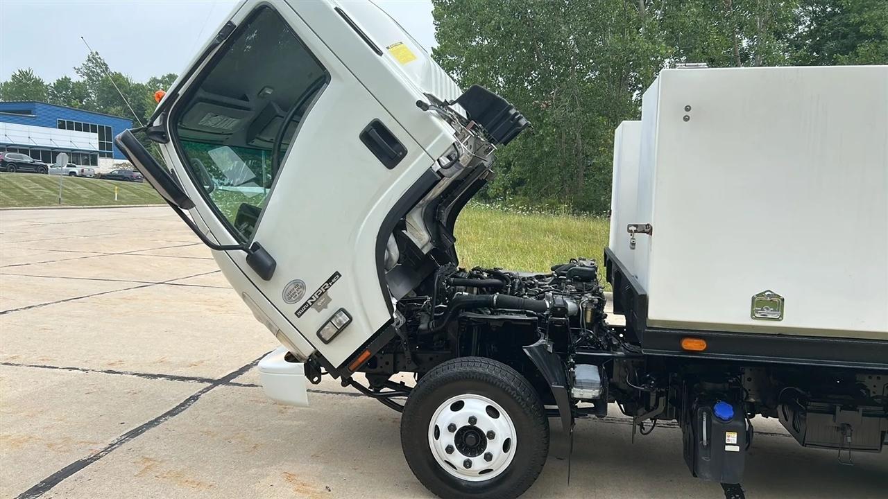 Isuzu NPR  2016