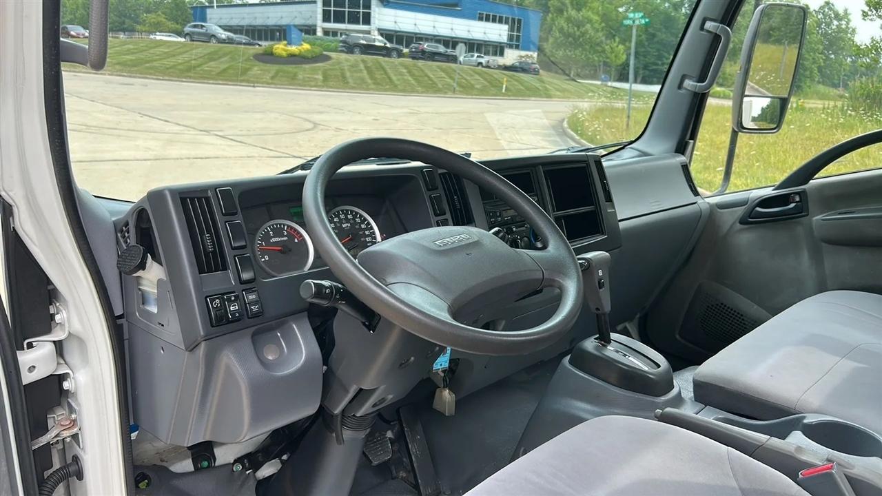 Isuzu NPR  2016