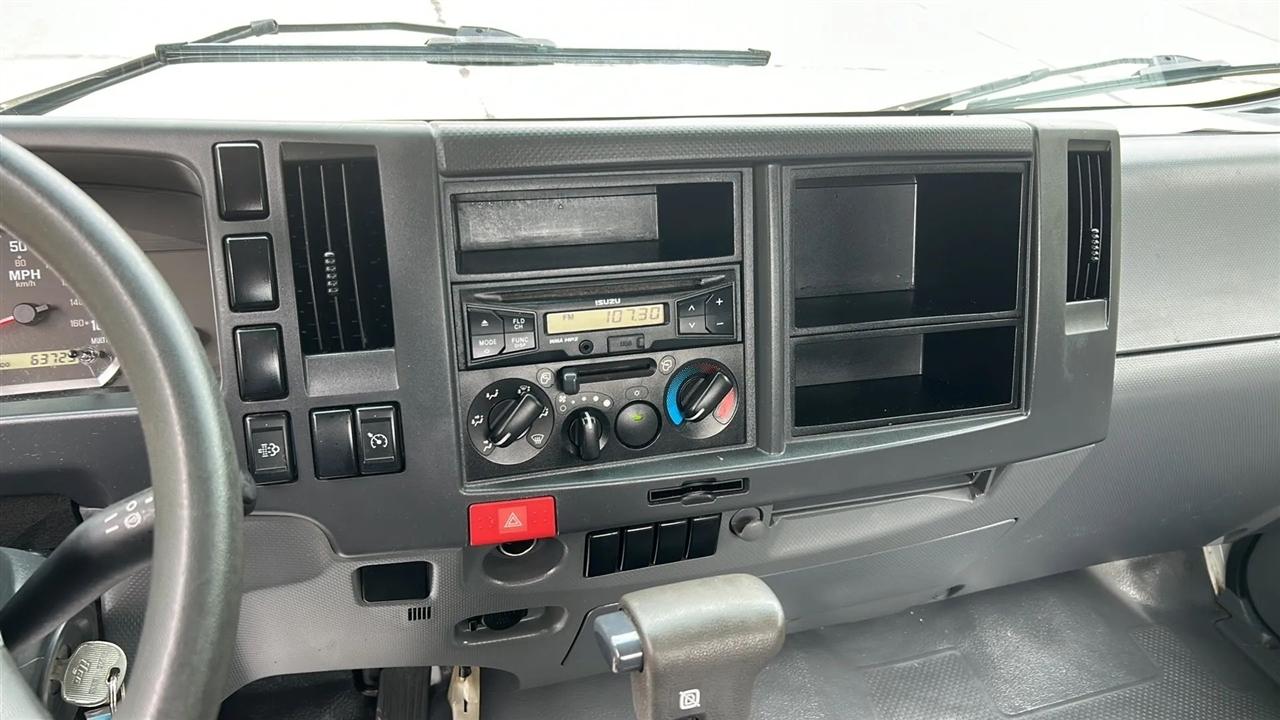 Isuzu NPR  2016