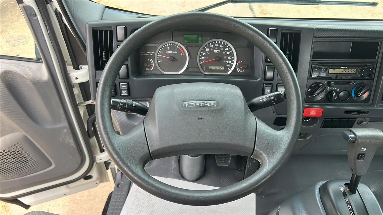 Isuzu NPR  2016