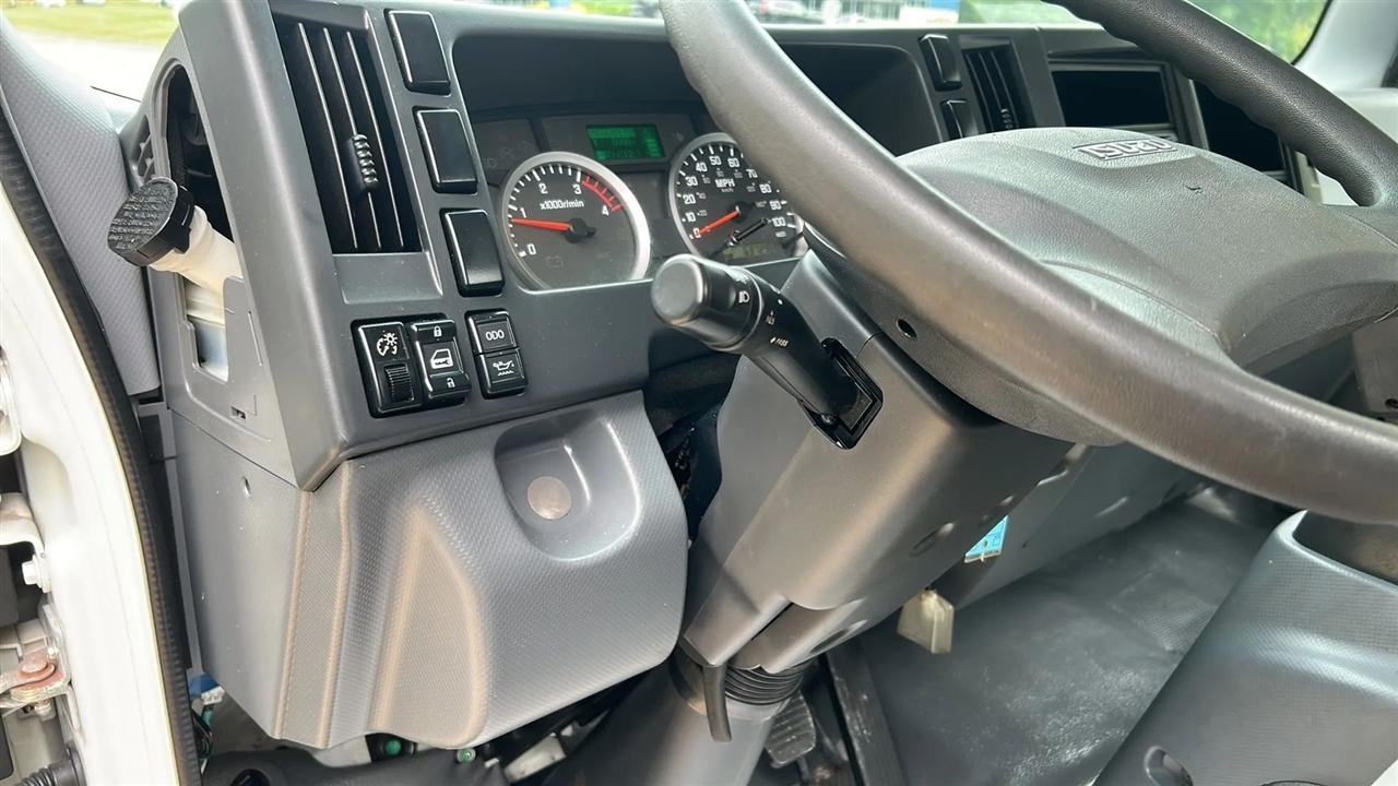 Isuzu NPR  2016