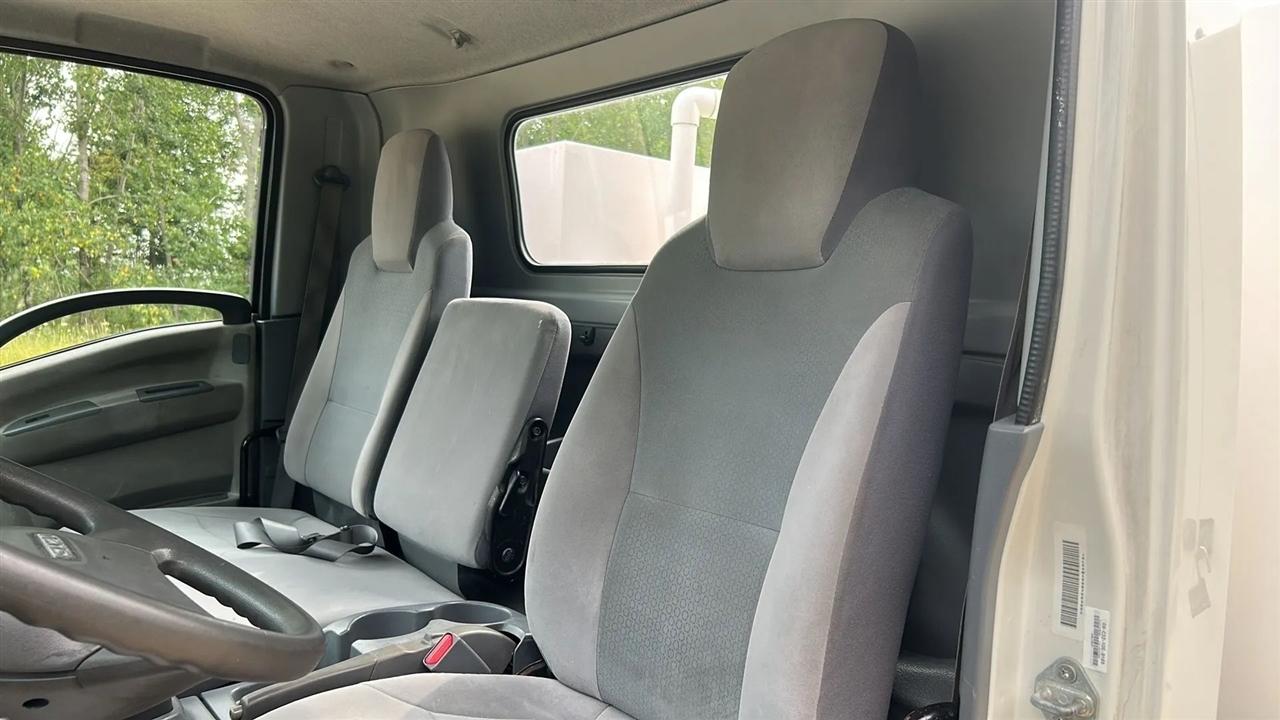 Isuzu NPR  2016