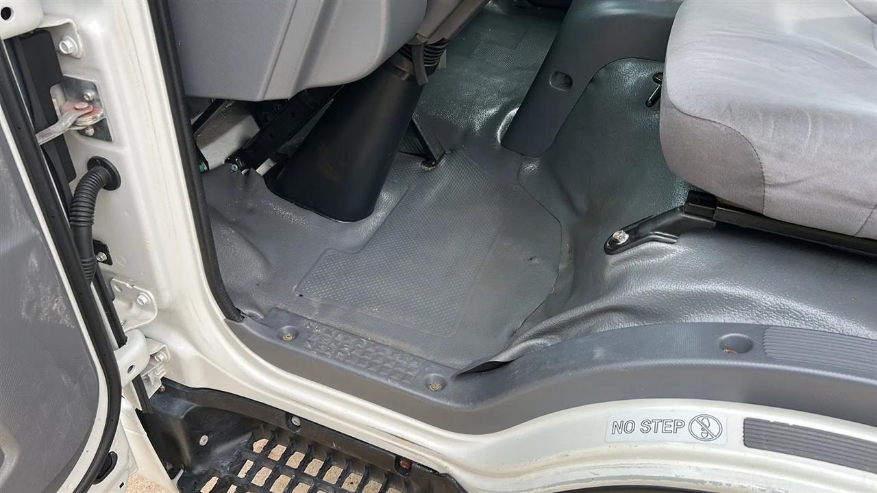 Isuzu NPR  2016