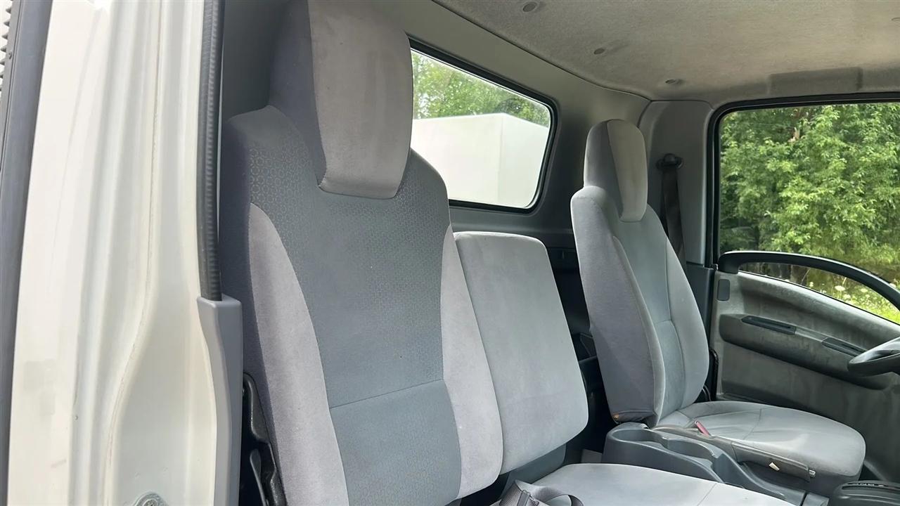 Isuzu NPR  2016