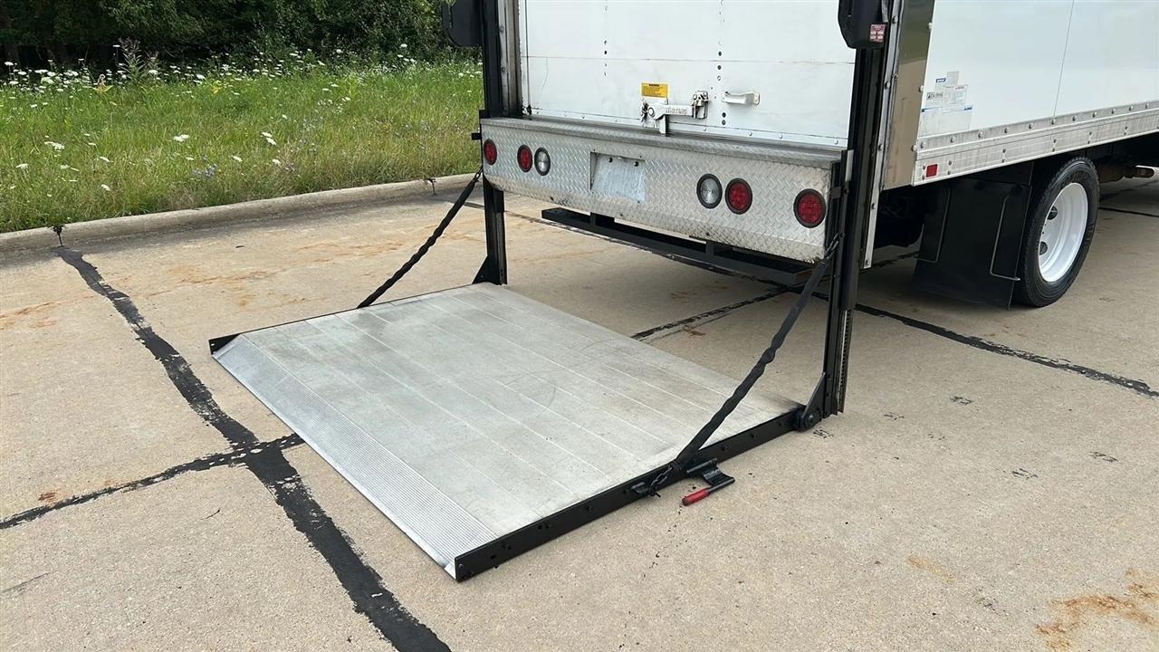 Isuzu NPR HD  2018
