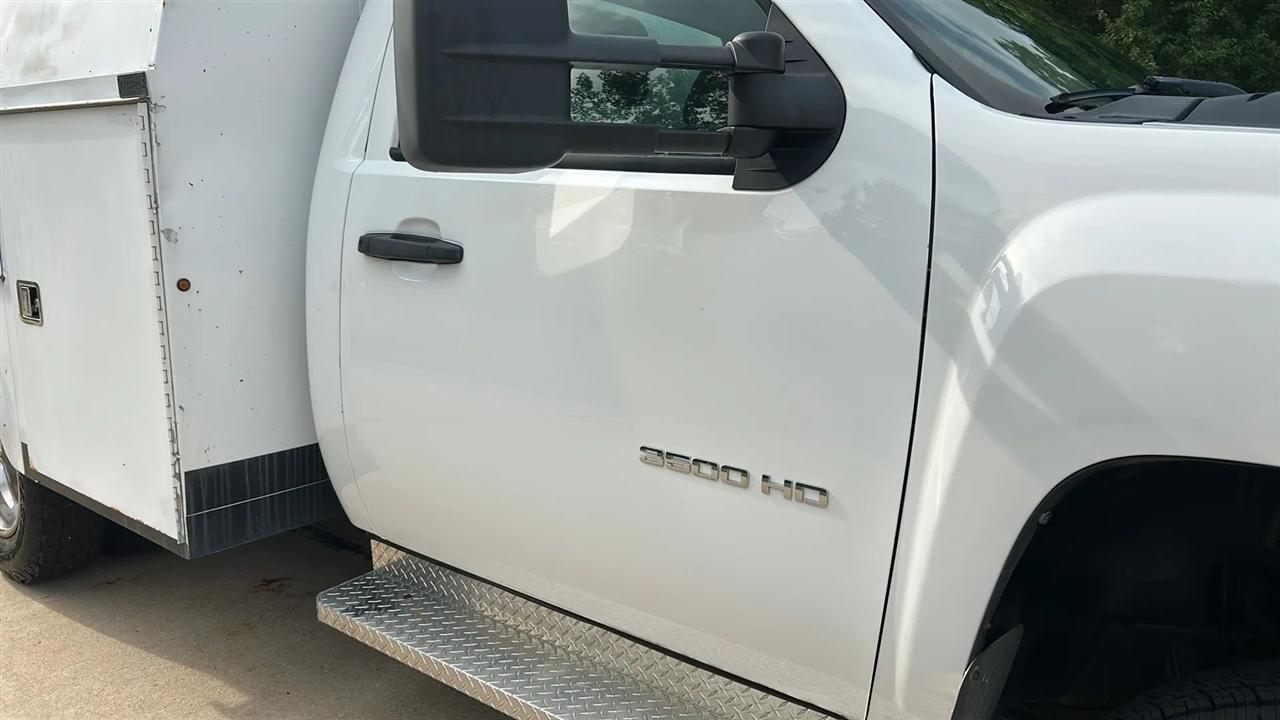 Chevrolet Silverado 3500HD Work Truck 2WD 2011