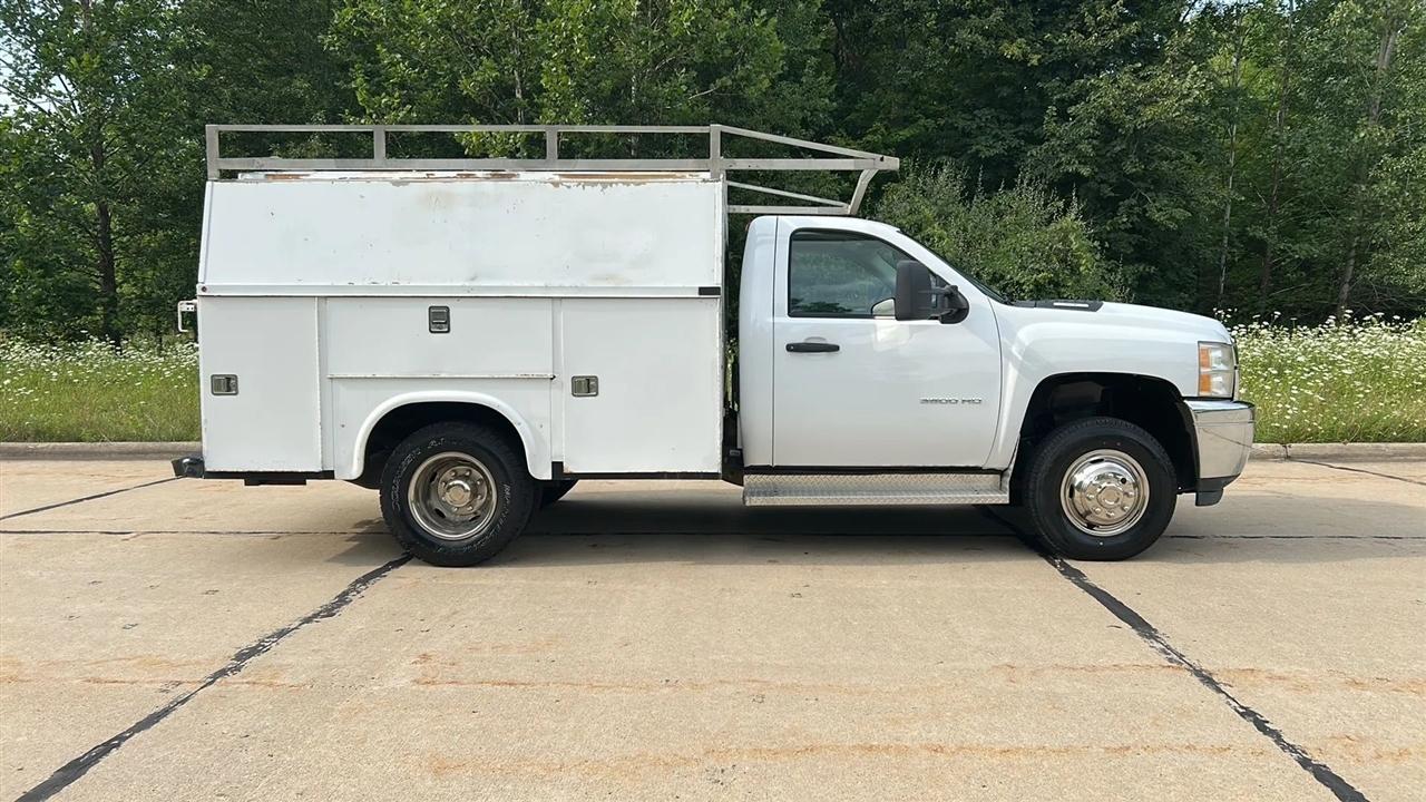 Chevrolet Silverado 3500HD Work Truck 2WD 2011