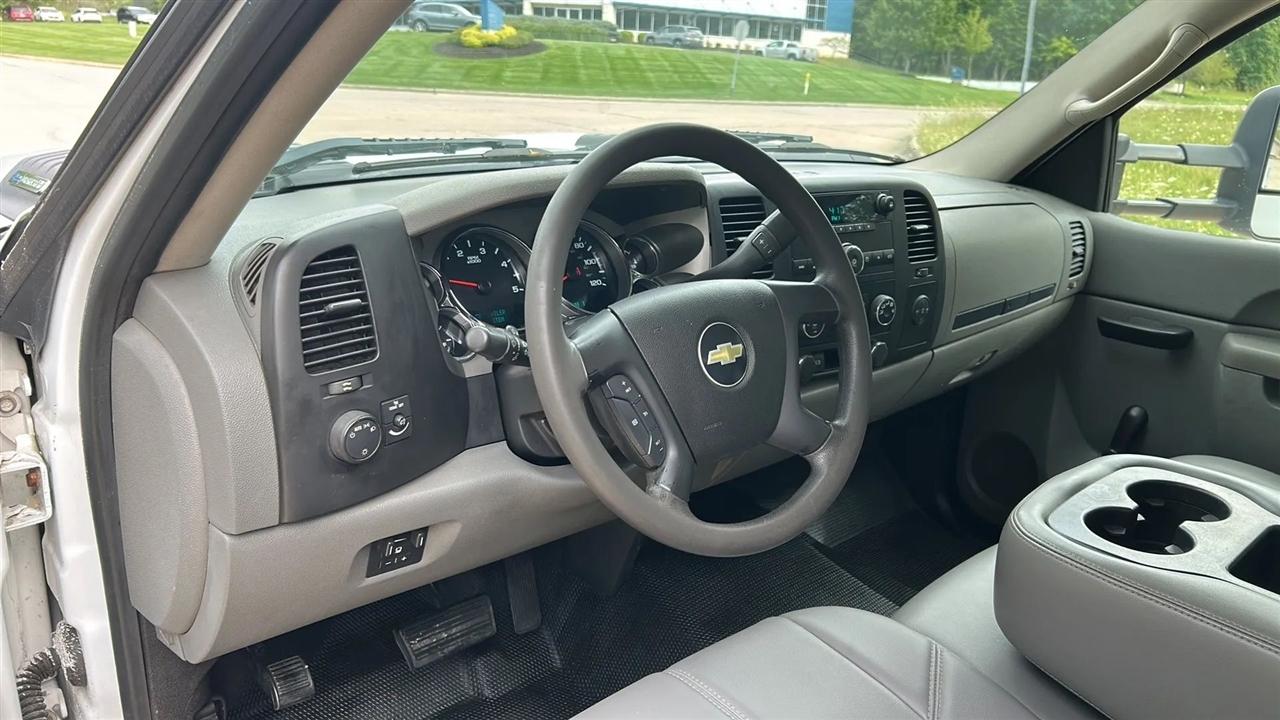 Chevrolet Silverado 3500HD Work Truck 2WD 2011