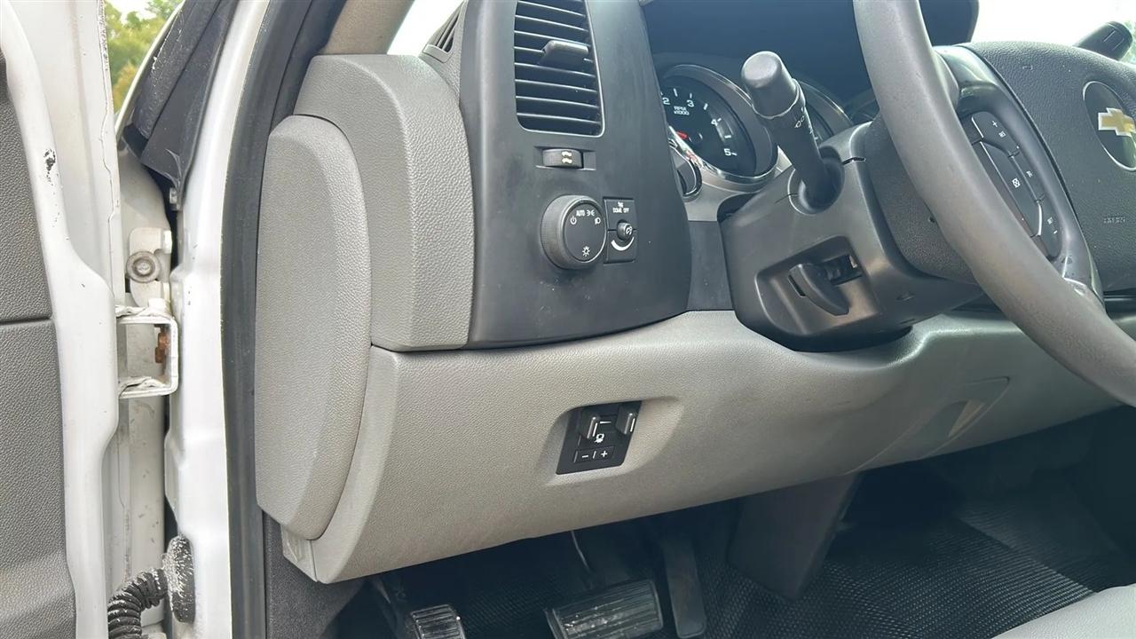 Chevrolet Silverado 3500HD Work Truck 2WD 2011