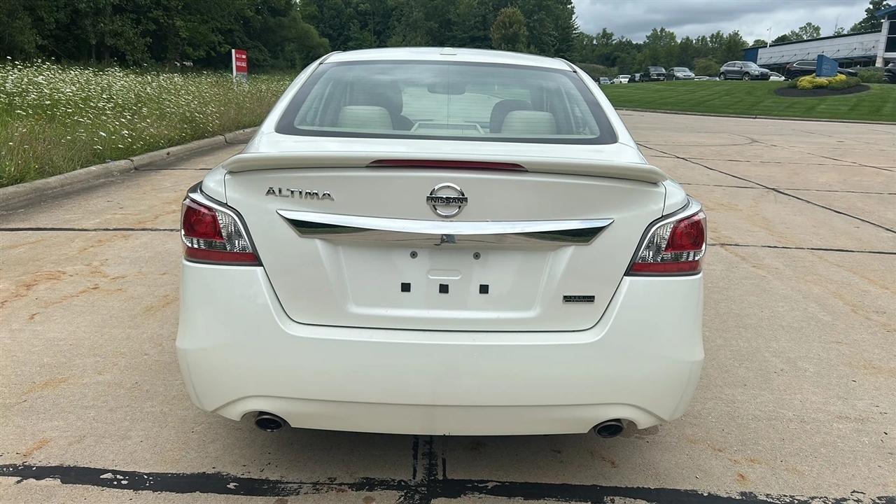 Nissan Altima 2.5 SV 2015