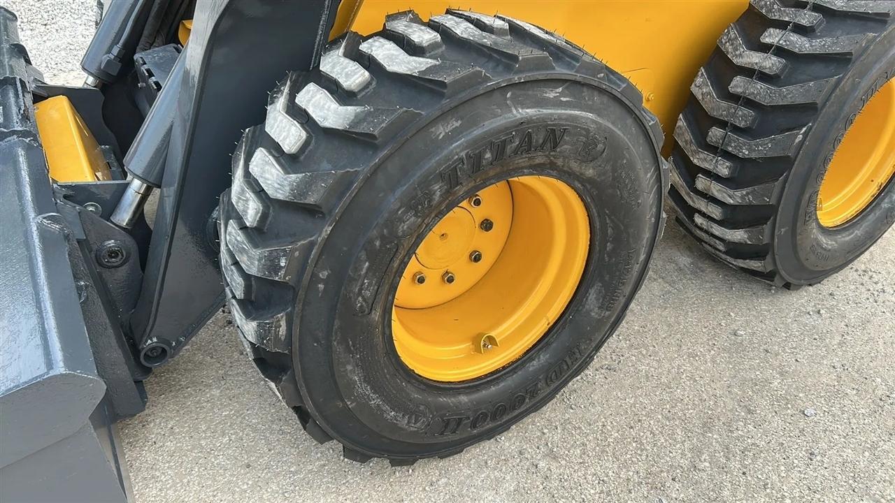 John Deere 332D  2010