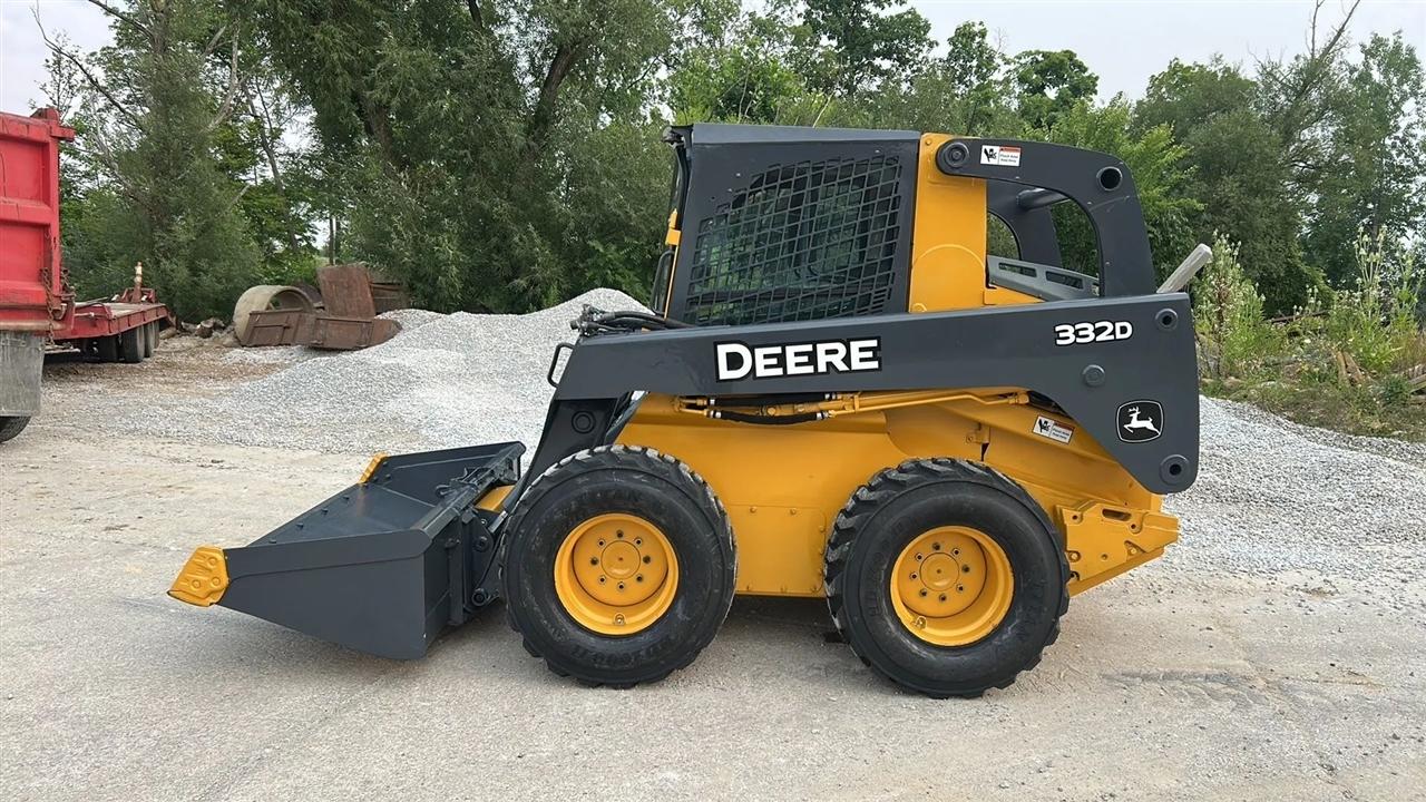 John Deere 332D  2010