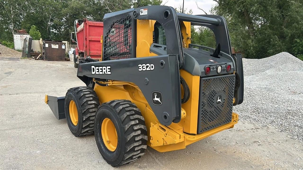 John Deere 332D  2010