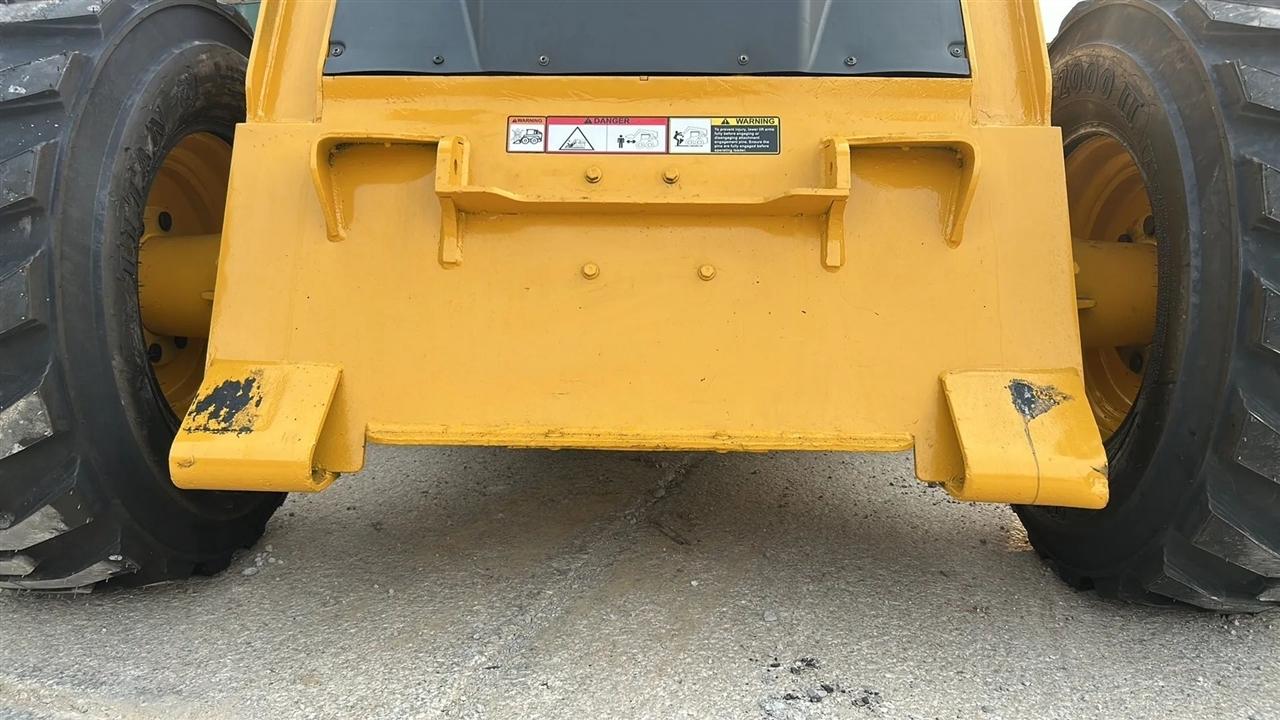 John Deere 332D  2010