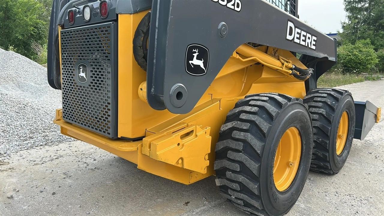 John Deere 332D  2010