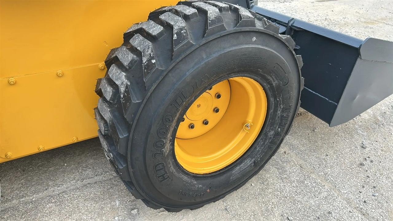 John Deere 332D  2010