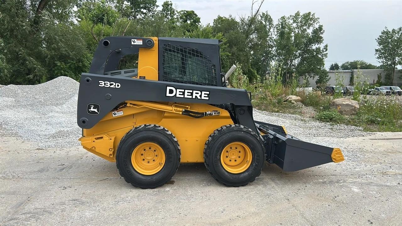 John Deere 332D  2010